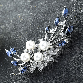 Imitation Pearl Decor Flower Pattern Rhinestone Alloy Brooch