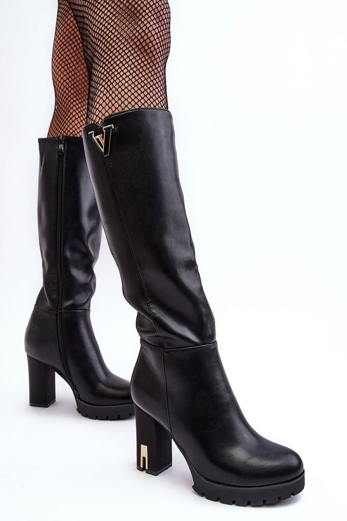 Heel boots Step in style