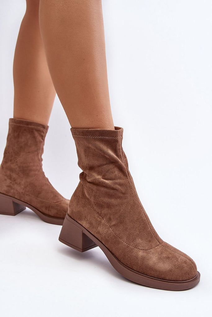 Heel boots Step in style