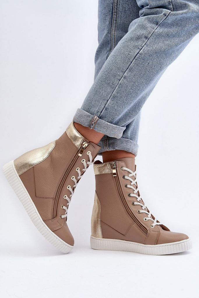 Wedge heel sneakers Step in style