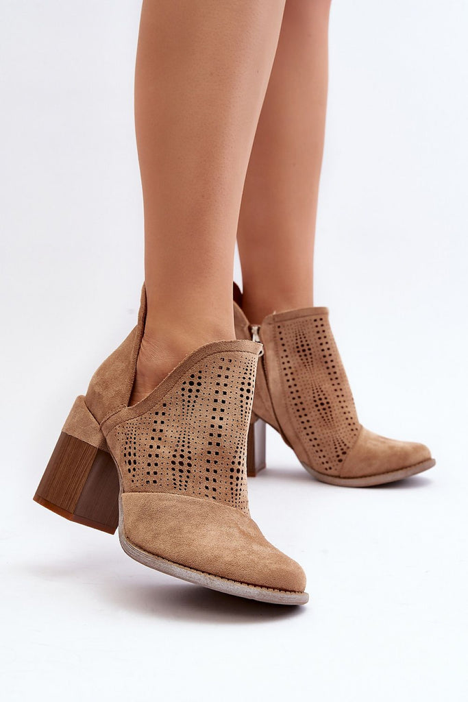 Heel boots Step in style