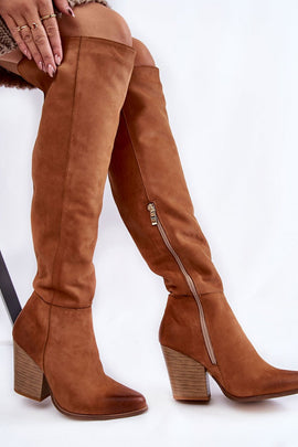 Musketeer boots Step in style