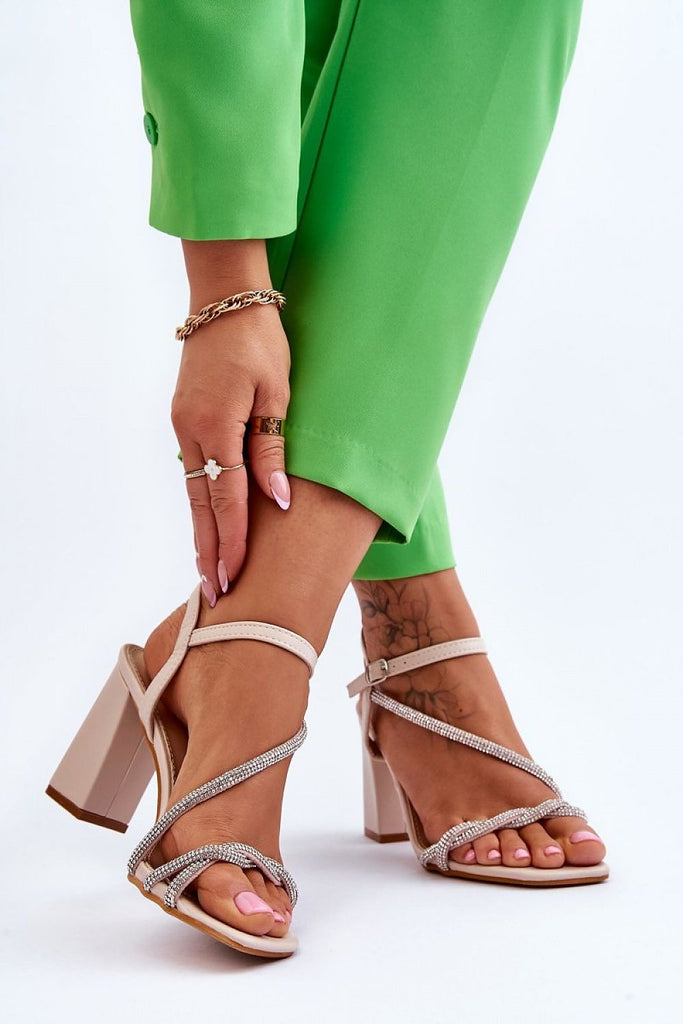 Heel sandals Step in style