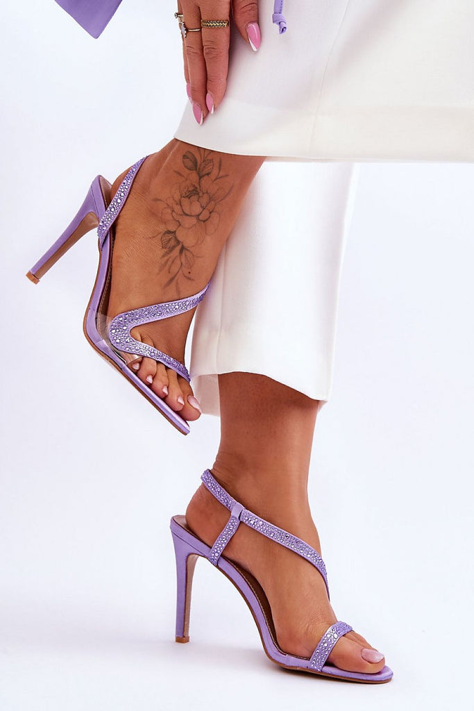 Heel sandals Step in style