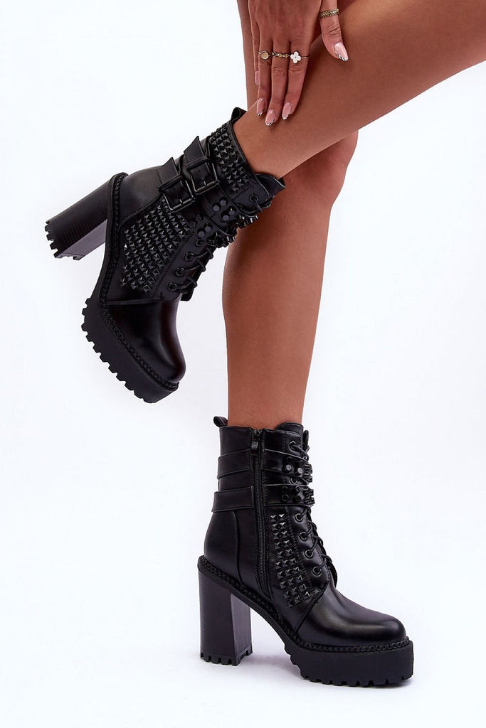 Heel boots Step in style