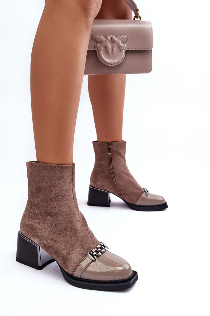 Heel boots Step in style