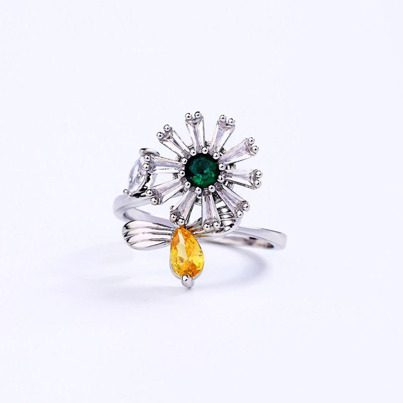 Fresh Style Flower Shaped Women Crystal Ring