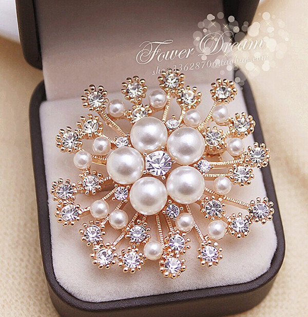 Women Fashion Pearl Snowflake Floral Rhinestone Brooch