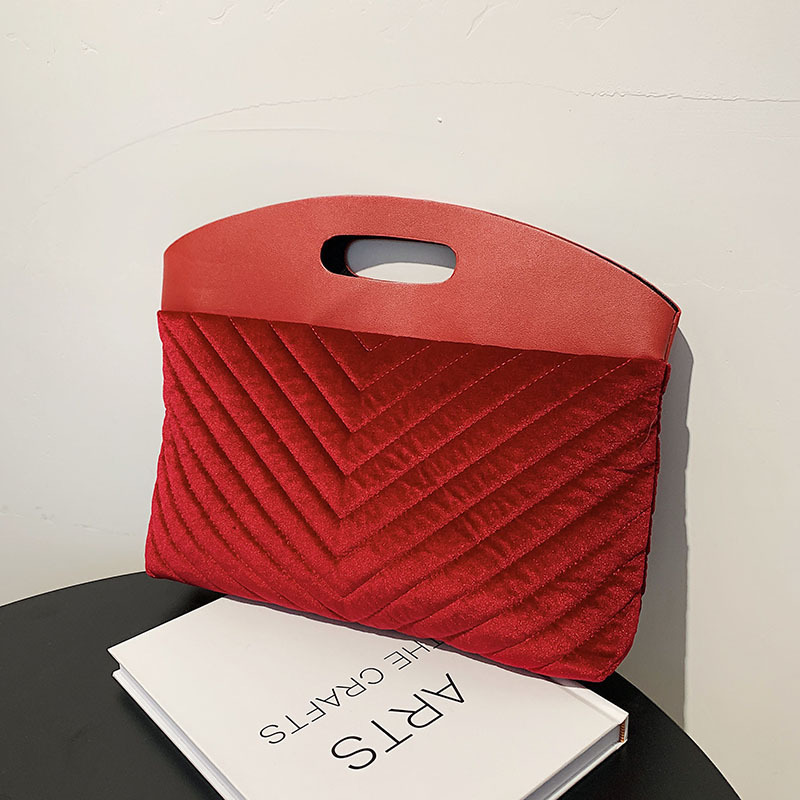 Women Fashion Personality Contrasting Color Gold Velvet Handbag