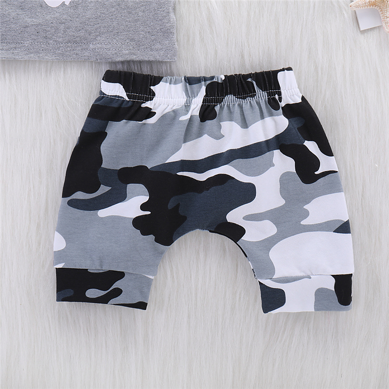 Boys Fashion Gesture Pattern Sleeveless Vest And Camouflage Shorts Set